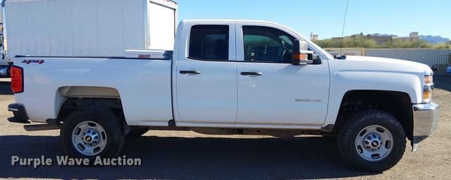 Image of Chevrolet 2500HD equipment image 3