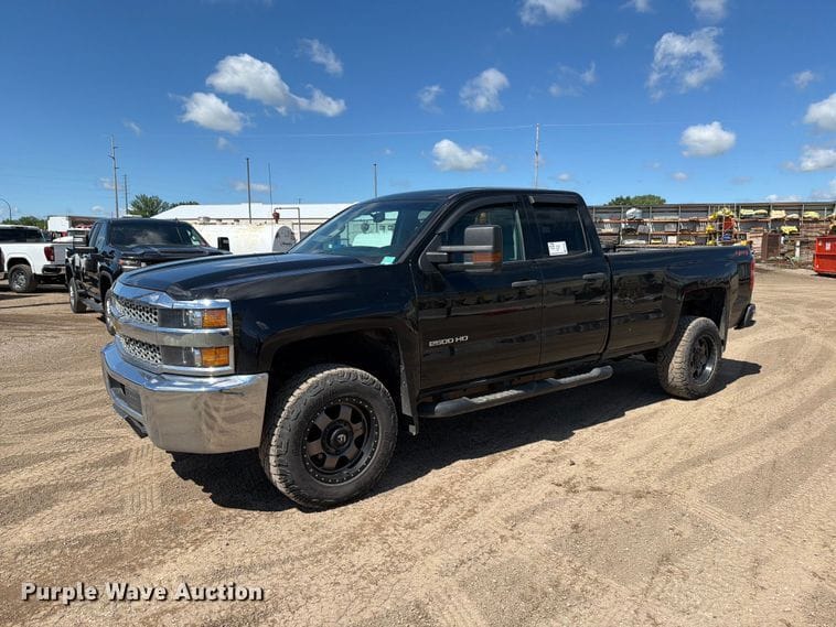 2019 Chevrolet 2500HD Equipment Image0