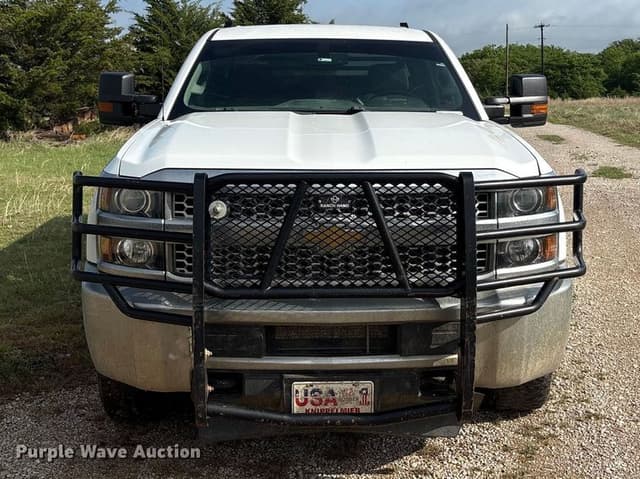 Image of Chevrolet 2500HD equipment image 1