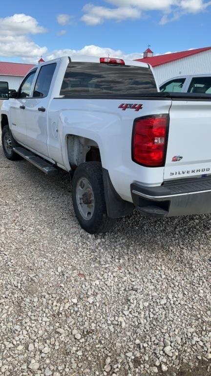 Image of Chevrolet 2500HD equipment image 2