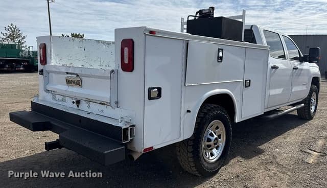 Image of Chevrolet 2500HD equipment image 4