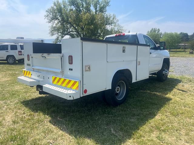 Image of Chevrolet 3500 equipment image 4