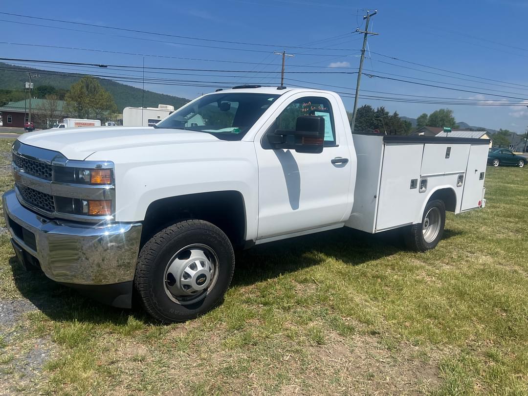 Image of Chevrolet 3500 Primary image