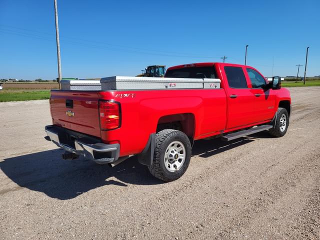 Image of Chevrolet 3500 equipment image 2