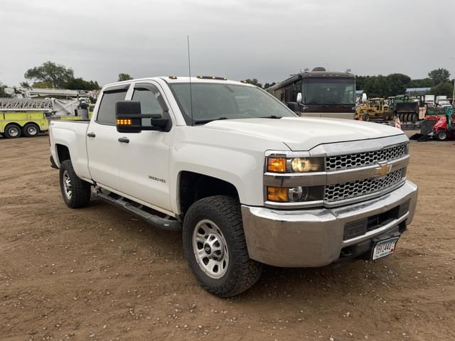 Image of Chevrolet 3500 equipment image 3
