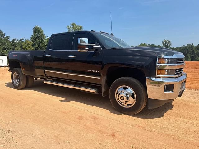 Image of Chevrolet 3500HD equipment image 2