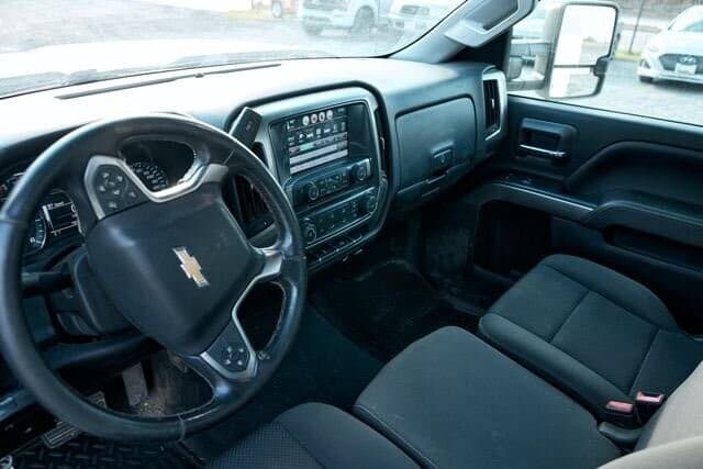 Image of Chevrolet 3500HD equipment image 4