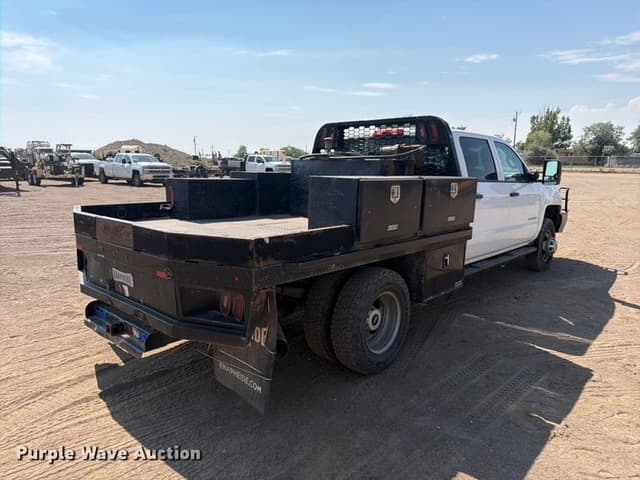 Image of Chevrolet 3500HD equipment image 4
