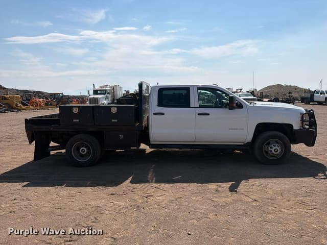Image of Chevrolet 3500HD equipment image 3