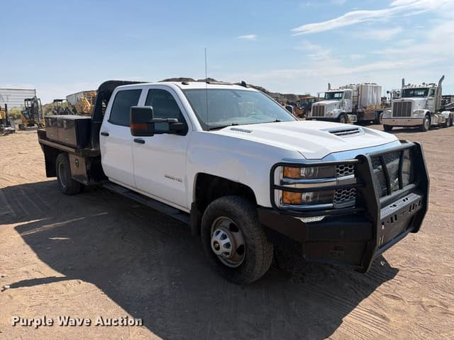 Image of Chevrolet 3500HD equipment image 2