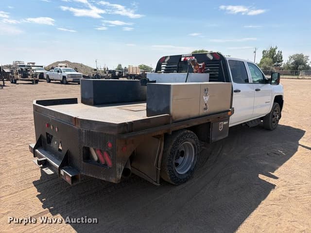 Image of Chevrolet 3500HD equipment image 4