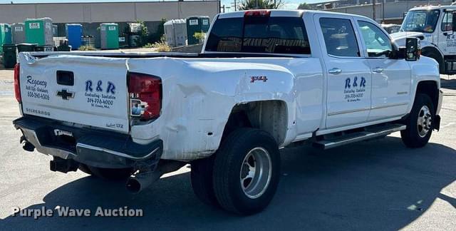 Image of Chevrolet 3500HD equipment image 4