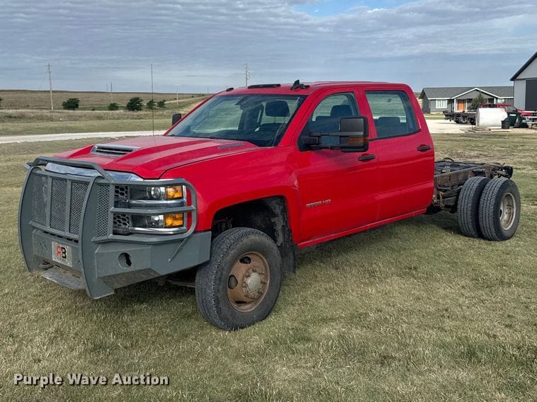 2019 Chevrolet 3500HD Equipment Image0