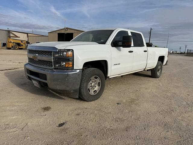 Image of Chevrolet 3500HD equipment image 2