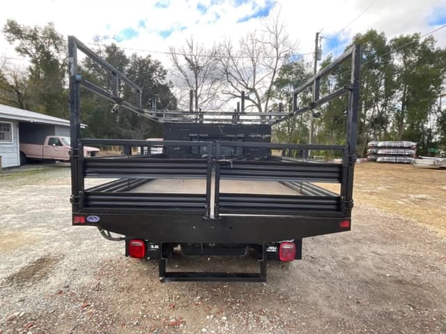 Image of Chevrolet 3500HD equipment image 3