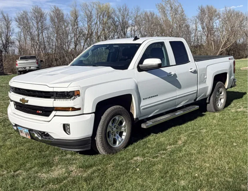 2019 Chevrolet Silverado Equipment Image0