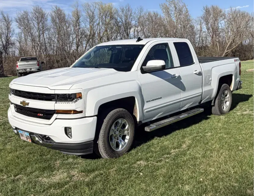 Image of Chevrolet Silverado Image 0