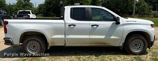 Image of Chevrolet Silverado equipment image 3