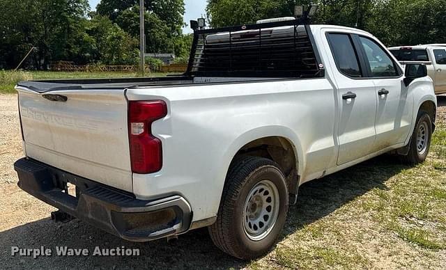 Image of Chevrolet Silverado equipment image 4