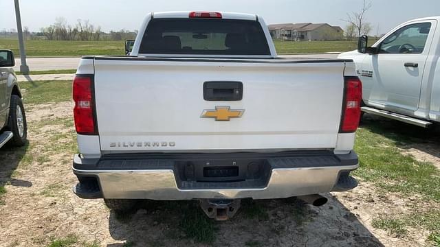 Image of Chevrolet 2500HD equipment image 3