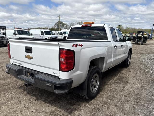 Image of Chevrolet Silverado equipment image 3