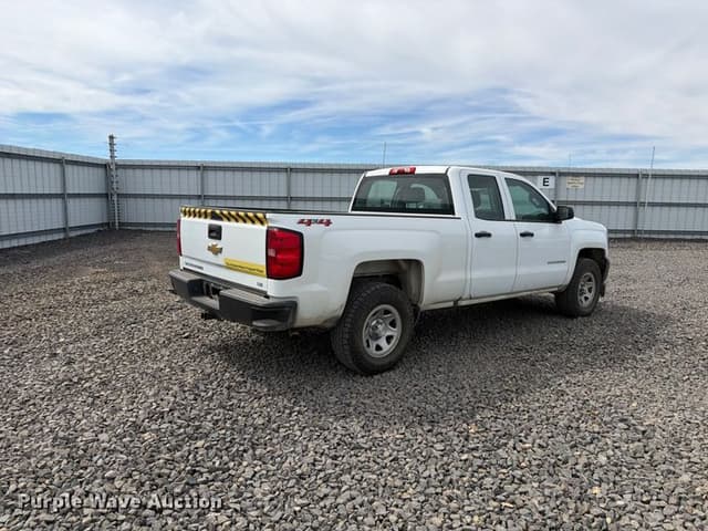 Image of Chevrolet Silverado equipment image 4