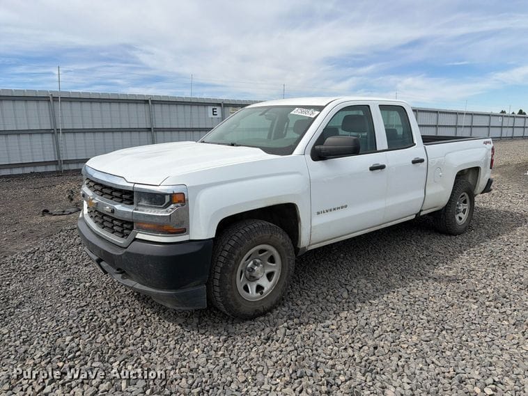 2019 Chevrolet Silverado Equipment Image0