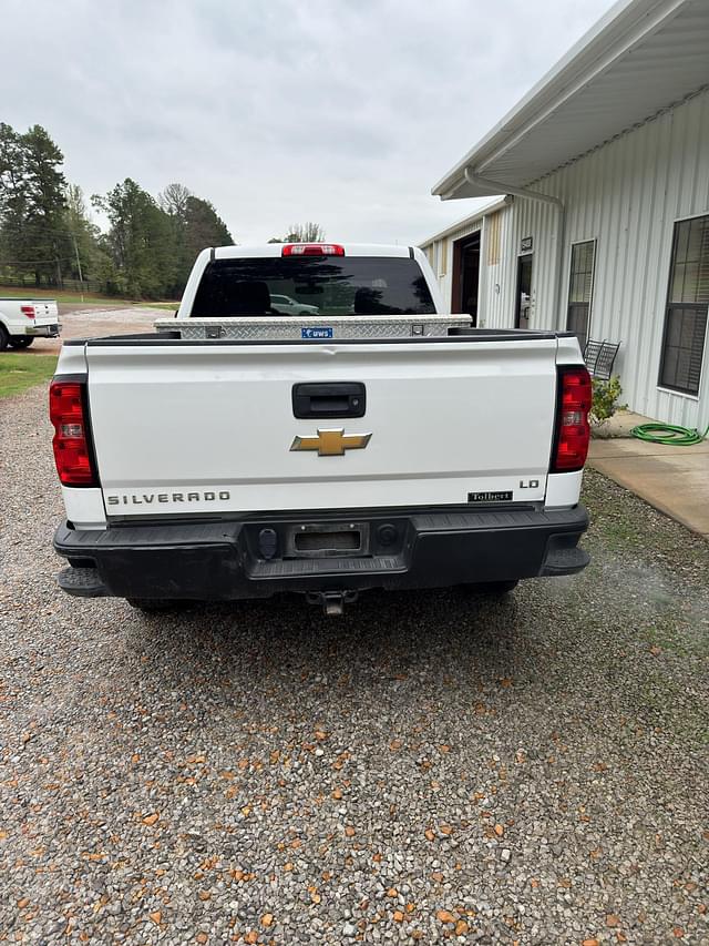 Image of Chevrolet Silverado equipment image 3