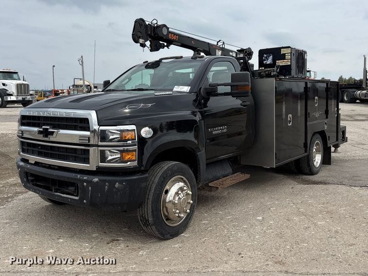 2019 Chevrolet 5500HD Equipment Image0
