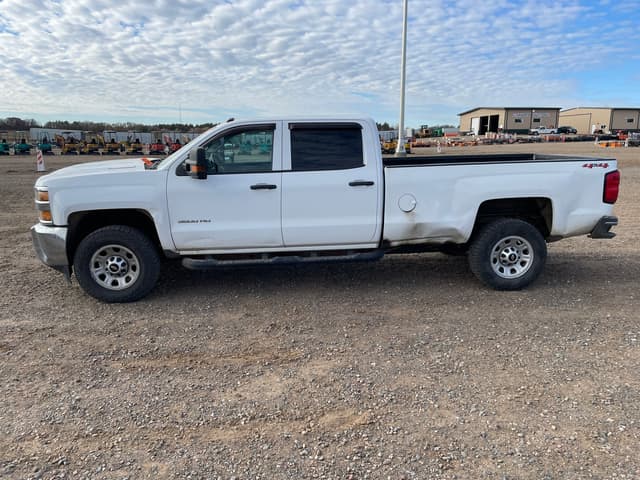 Image of Chevrolet Silverado equipment image 1