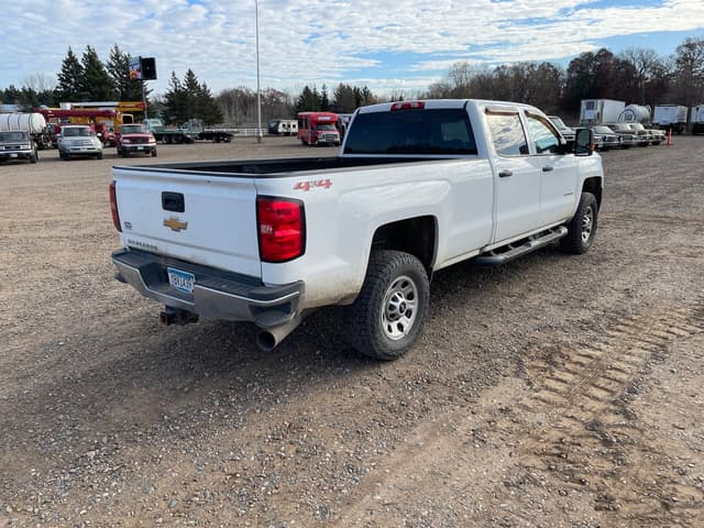 Image of Chevrolet Silverado equipment image 4