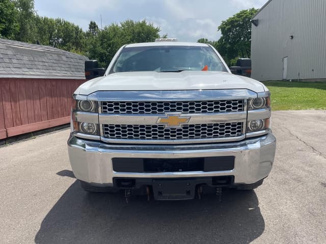 Image of Chevrolet 2500 equipment image 1