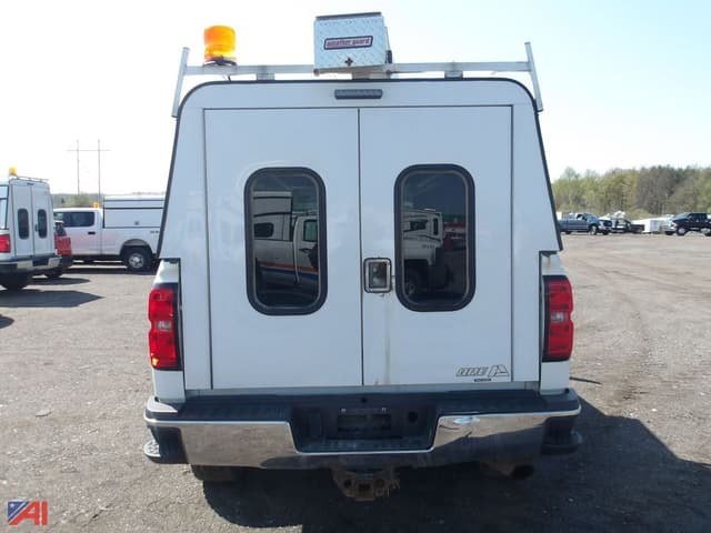 Image of Chevrolet 2500HD equipment image 3
