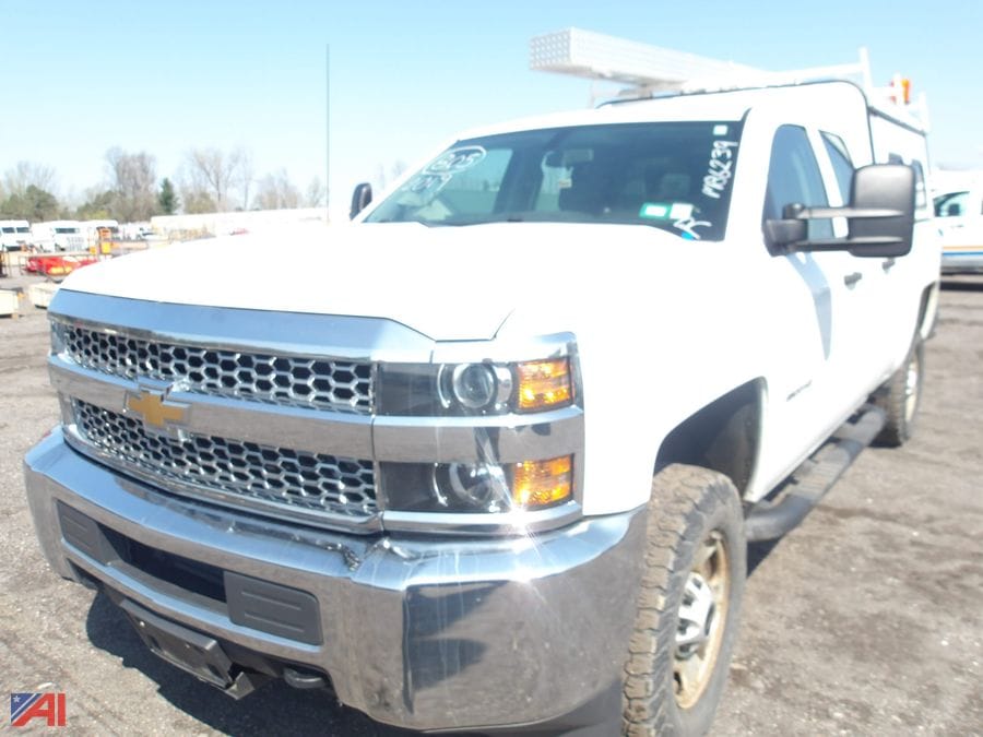 2019 Chevrolet 2500HD Equipment Image0