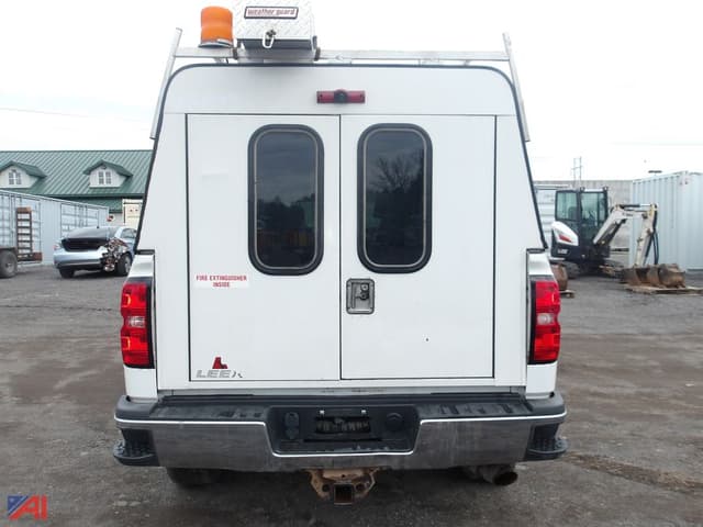 Image of Chevrolet 2500HD equipment image 3