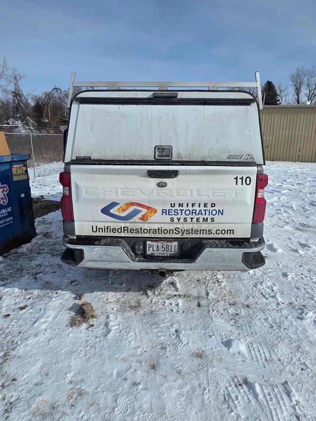 Image of Chevrolet Silverado equipment image 2