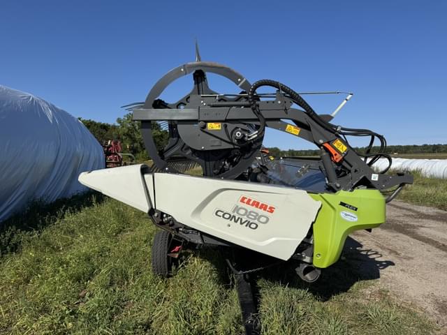 Image of CLAAS 1080 Convio equipment image 2