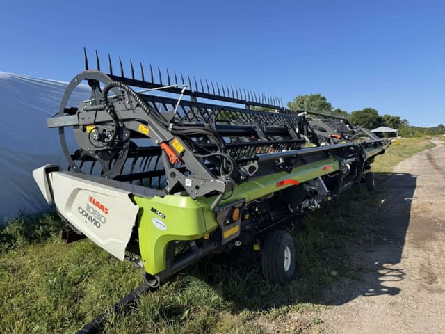 Image of CLAAS 1080 Convio equipment image 2