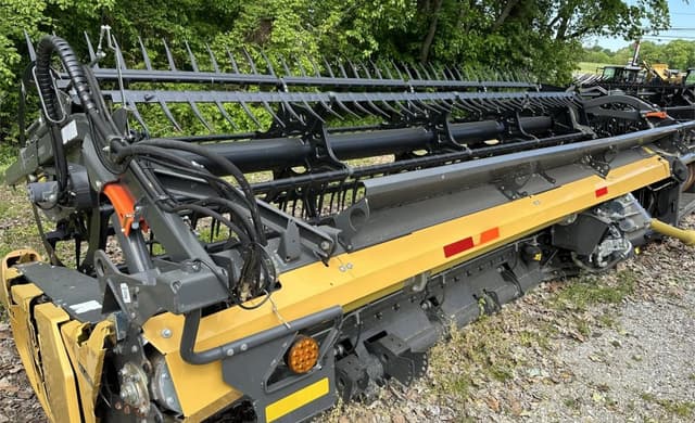 Image of CLAAS 1230 Convio equipment image 3