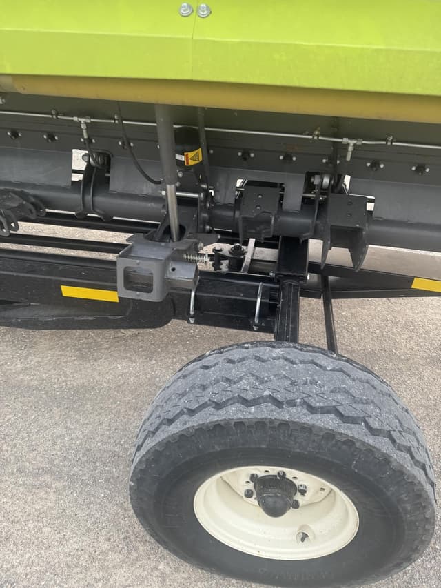 Image of CLAAS 1230 Convio equipment image 2