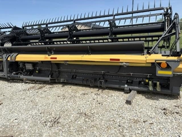Image of CLAAS 1230 Convio equipment image 2