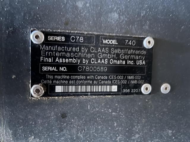 Image of CLAAS LEXION 740 equipment image 1