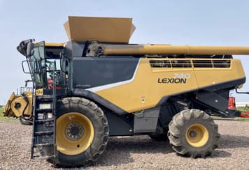 Main image CLAAS LEXION 740
