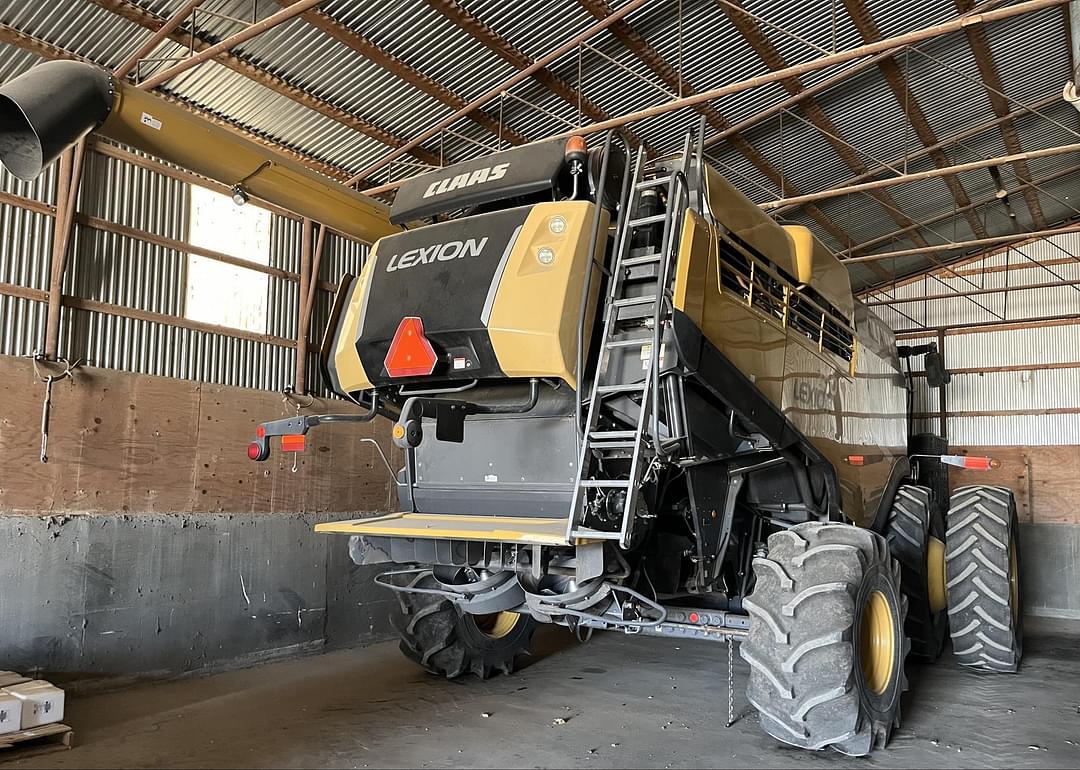 Image of CLAAS LEXION 740 Primary image