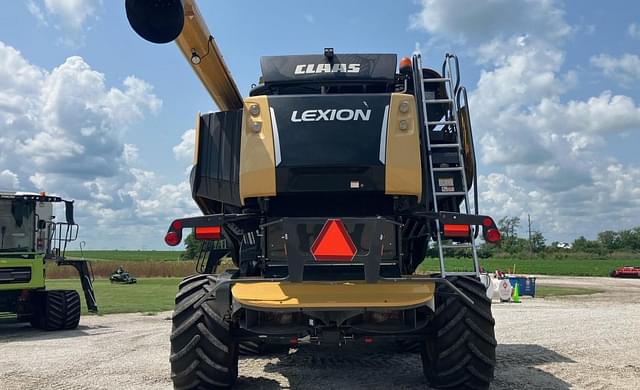 Image of CLAAS LEXION 740TT equipment image 3