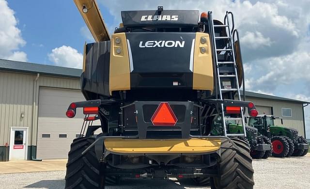 Image of CLAAS LEXION 740TT equipment image 4