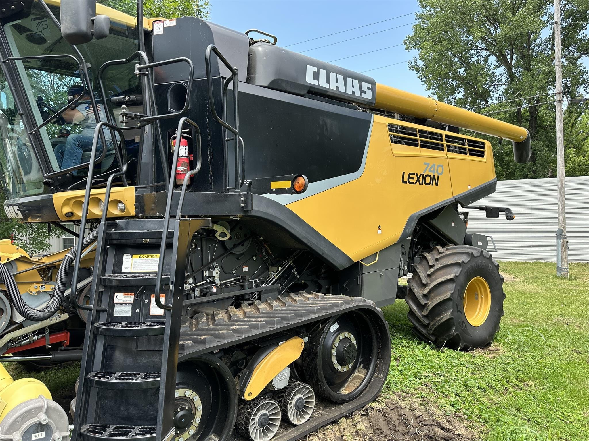 Main image CLAAS LEXION 740TT