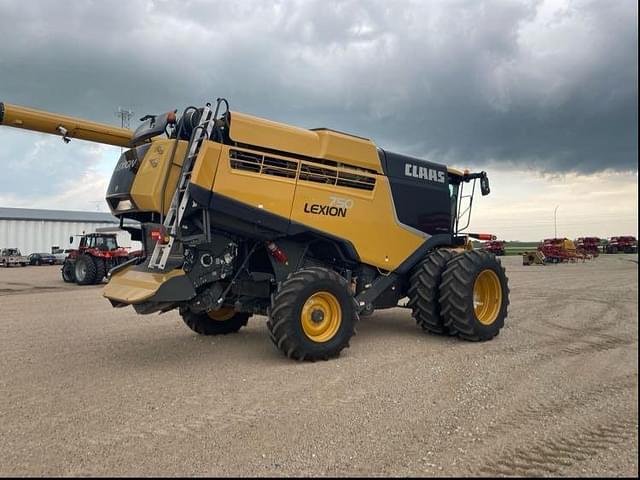 Image of CLAAS LEXION 750 equipment image 2