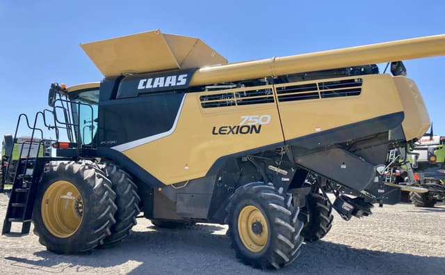 Image of CLAAS LEXION 750 equipment image 4