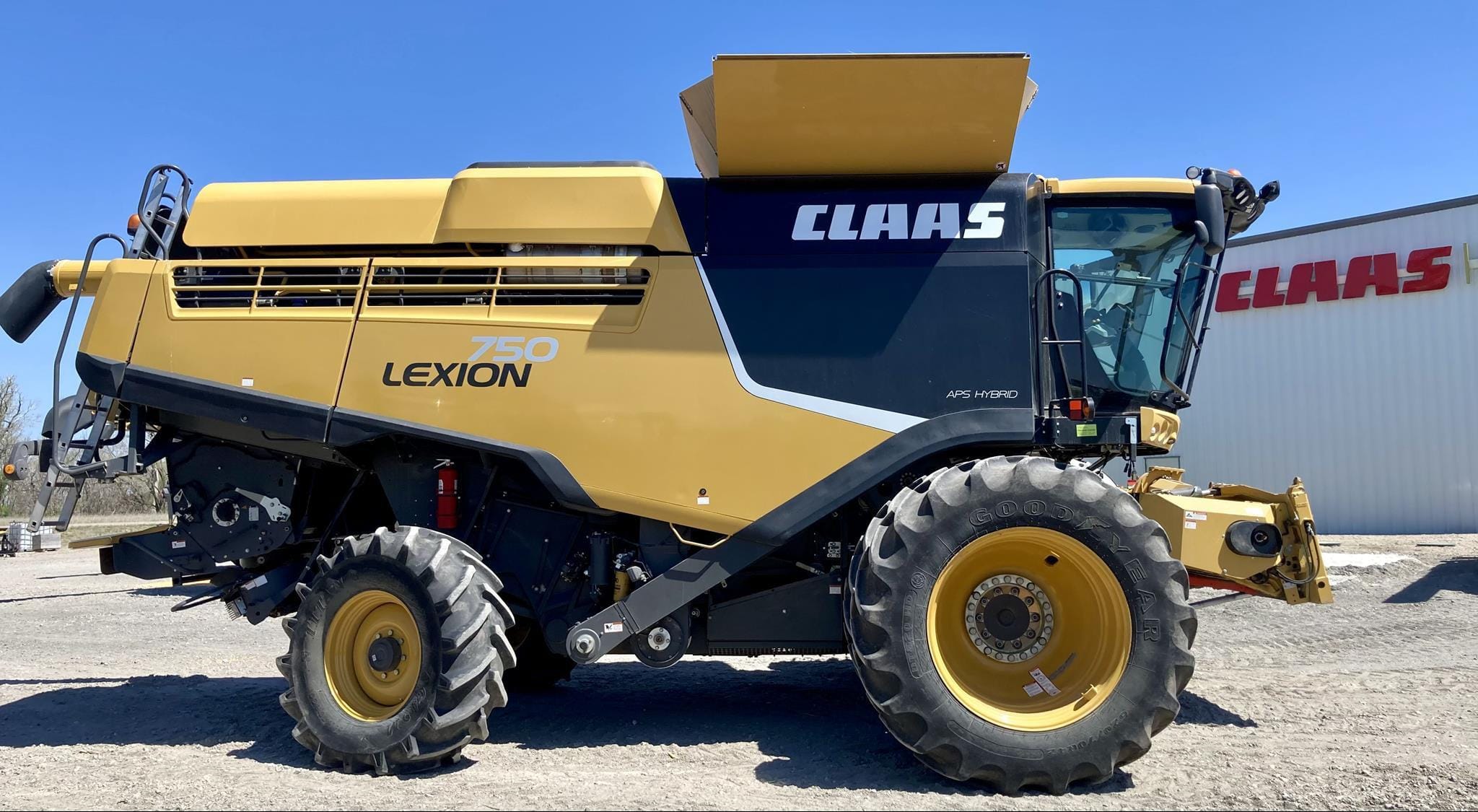 2019 CLAAS LEXION 750 Equipment Image0